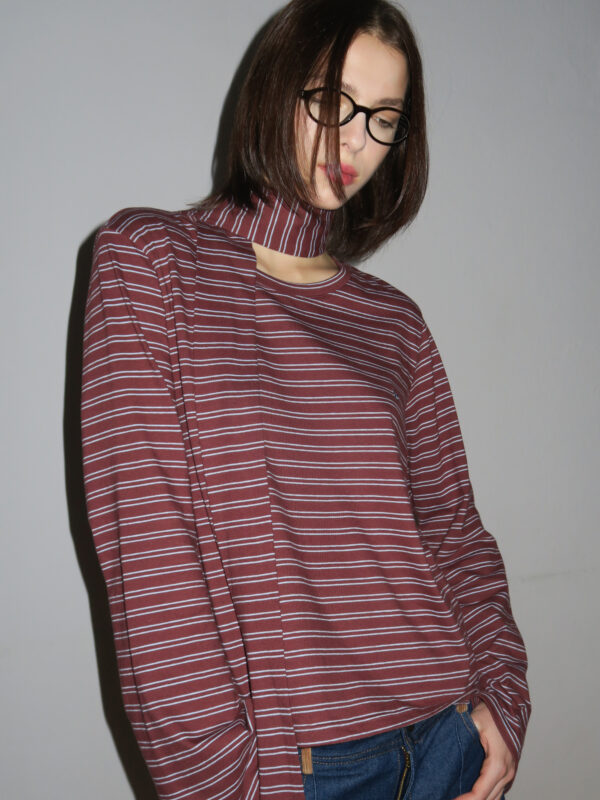 Longsleeve w paski z szaliczkiem burgundy
